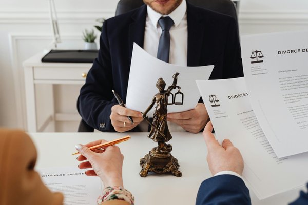 Optimiser la gestion des litiges professionnels avec un avocat en droit du travail à versailles